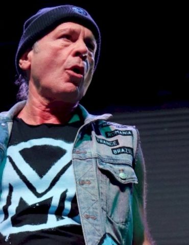 iron-maiden-sells-stake-in-catalog-to-swedish-company-pophouse