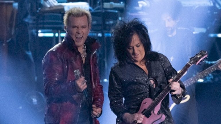 billy-idol-debuts-new-performance-of-‘white-wedding’
