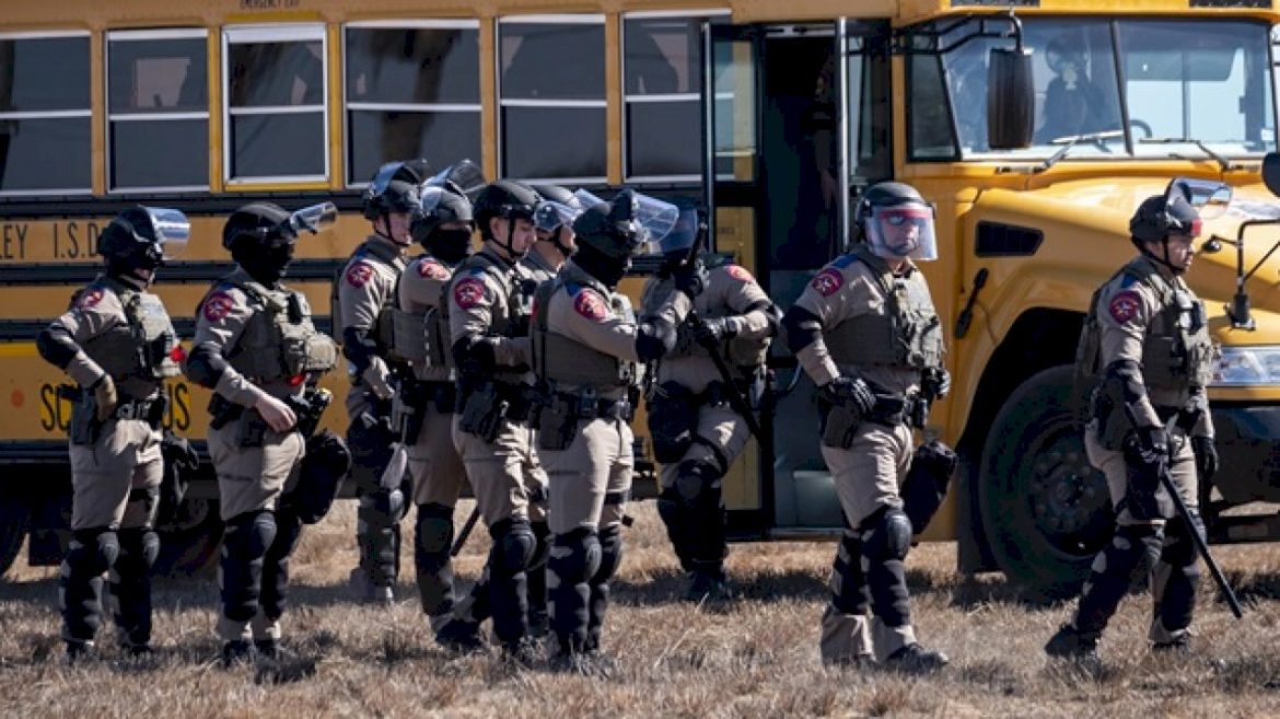 democrats-urge-dhs-to-shut-down-dilley-immigration-detention-center