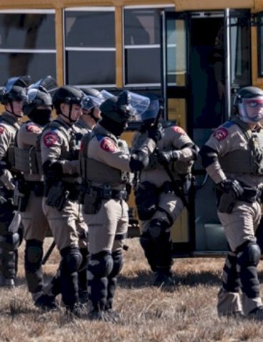 democrats-urge-dhs-to-shut-down-dilley-immigration-detention-center