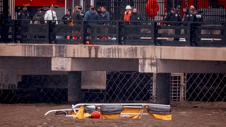 bird-strike-likely-caused-new-york-city-helicopter-crash-in-hudson-river:-ntsb