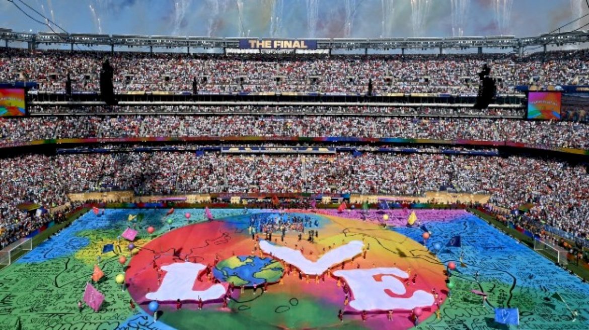 madonna,-justin-bieber-&-more-rock-the-fifa-world-cup-2026-topps-final-halftime-show