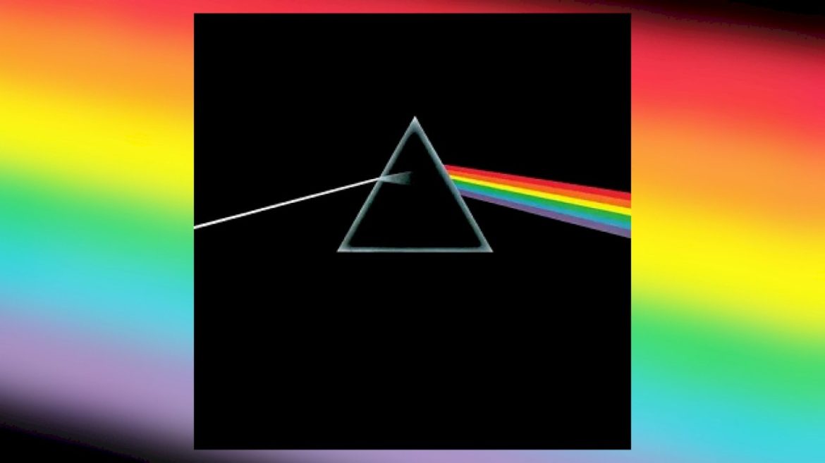 pink-floyd-celebrated-with-limited-edition-‘the-dark-side-of-the-moon’-inspired-cassette-player