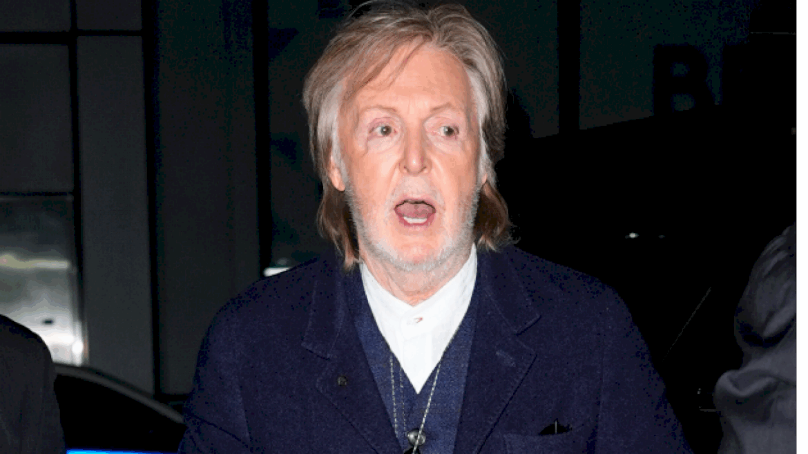 beatles-magical-mystery-tour-bus-has-chance-encounter-with-paul-mccartney