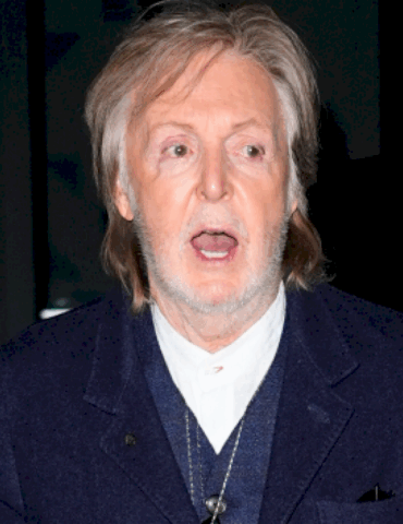beatles-magical-mystery-tour-bus-has-chance-encounter-with-paul-mccartney