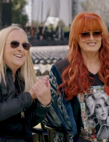 wynonna-judd-and-melissa-etheridge-open-up-about-grief,-healing-on-tour-together