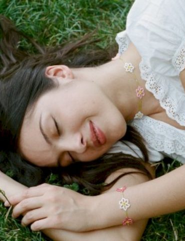 making-daisy-chains:-olivia-rodrigo-teams-with-etsy-creators-for-capsule-collection