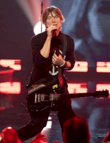 as-they-kick-off-summer-tour,-goo-goo-dolls-will-‘never-get-tired’-of-singing-‘iris’