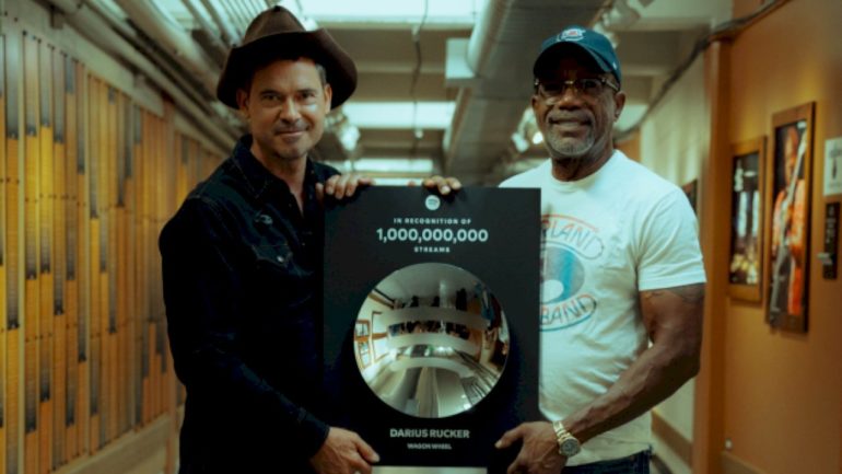 the-‘wagon-wheel’-turns-more-than-a-billion-times-on-spotify