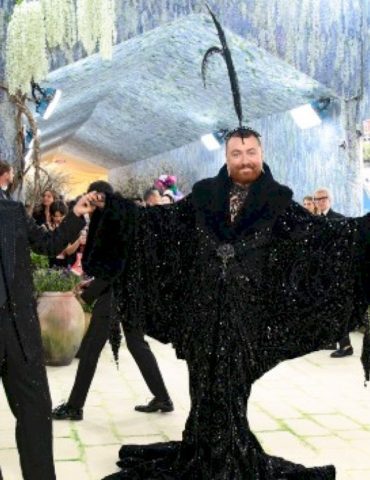 stay-with-me:-sam-smith-engaged-to-designer-christian-cowan