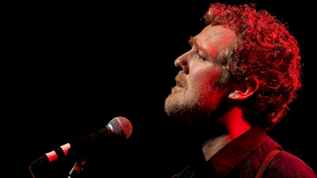 oscar-winning-irish-singer-and-‘once’-star-glen-hansard-dead-at-56