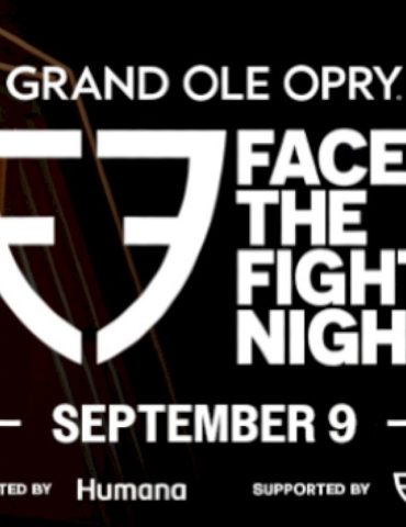 chris-young-and-trace-adkins-step-into-the-ring-for-opry’s-face-the-fight-night