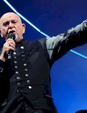 full-moon-brings-another-new-peter-gabriel-track