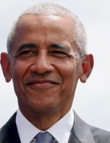 songs-by-sheryl-crow,-luther-vandross,-noah-kahan-make-barack-obama’s-summer-playlist