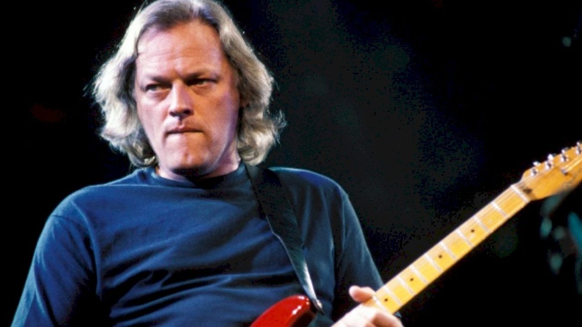 pink-floyd-releases-another-archival-performance-video-from-historic-1989-venice-concert