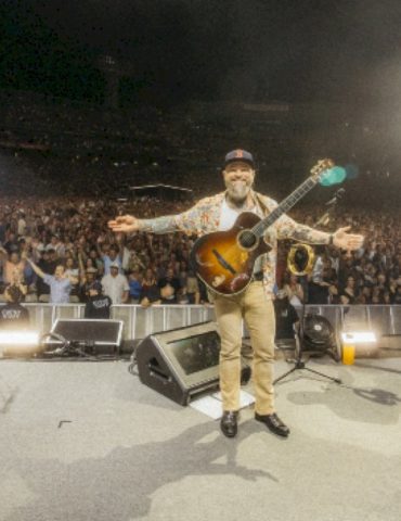 zac-brown’s-fenway-park-fans-in-‘same-boat’:-37,000-people-get-free-cruise