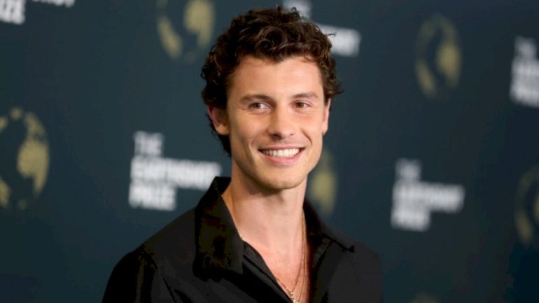 shawn-mendes-celebrates-girlfriend-bruna-marquezine-in-birthday-post