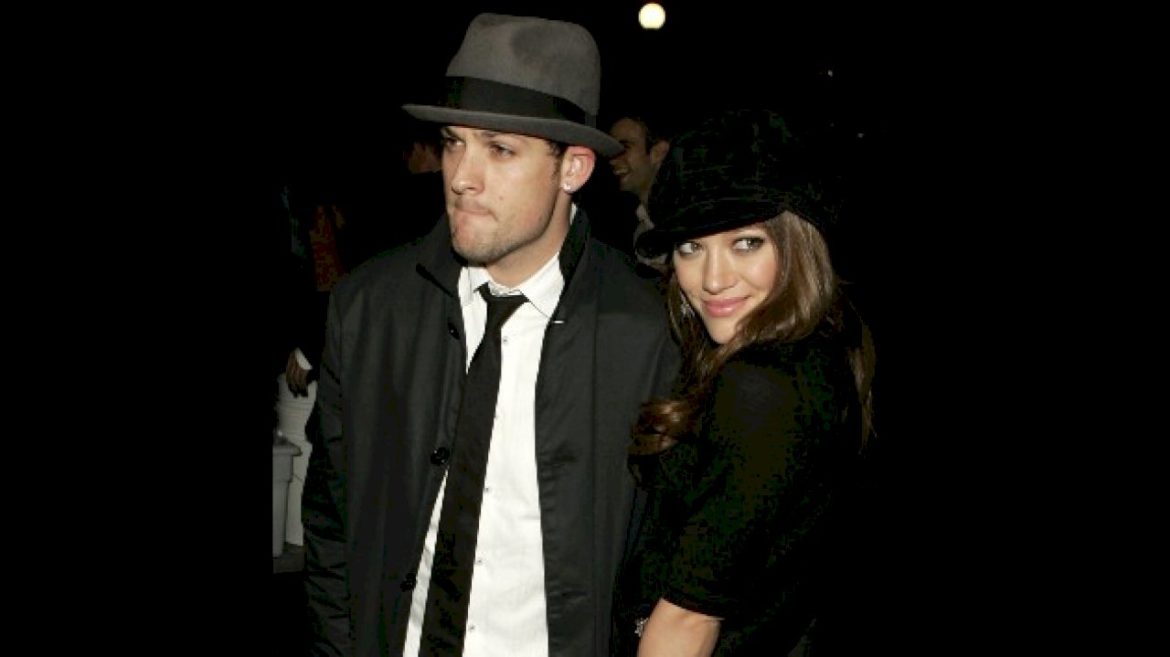 hilary-duff-brings-ex-boyfriend-joel-madden-out-at-nyc-concert
