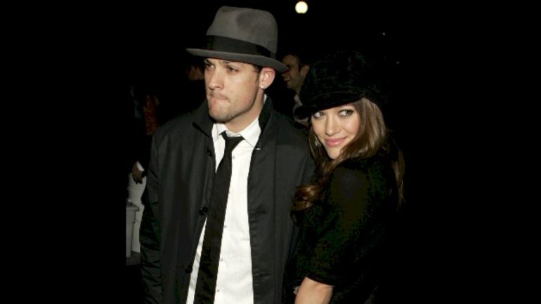 hilary-duff-brings-ex-boyfriend-joel-madden-out-at-nyc-concert