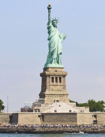 deadly-new-york-boat-crash:-operator-in-federal-custody,-to-appear-in-court