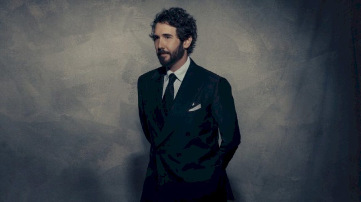 josh-groban-is-ready-to-‘celebrate-a-world-that-i-don’t-always-get-to-sing’-on-stage,-screen,-and-symphony-tour