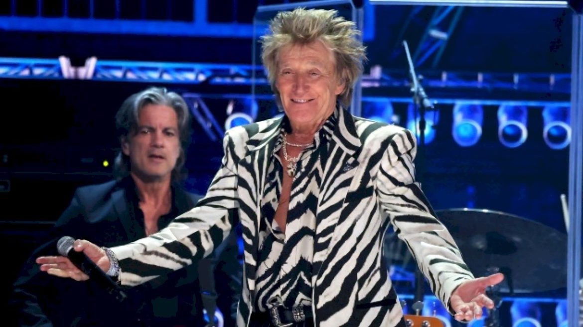 rod-stewart-cancels-another-show-following-‘minor-medical-procedure’