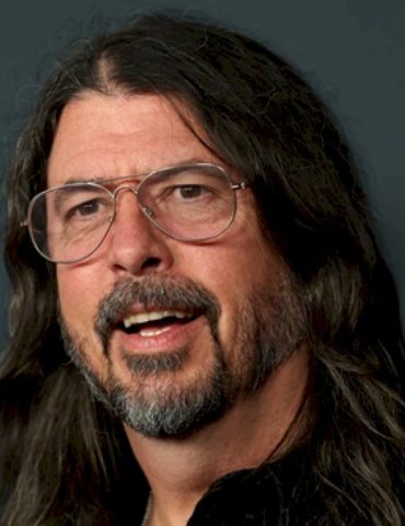 learn-to-fly-(fish):-watch-dave-grohl-tour-bass-pro-shops-with-josh-homme