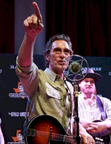ella-langley-says-she-may-‘never-get-over’-matthew-mcconaughey-covering-‘choosin’-texas’