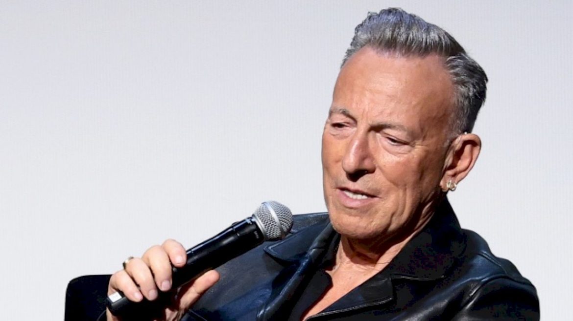 springsteen-mourns-his-biographer,-rock-critic-dave-marsh