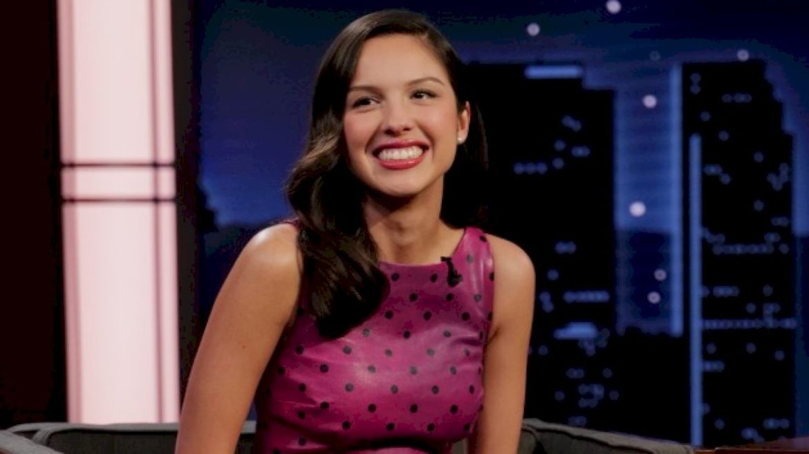 woman-reveals-that-olivia-rodrigo-helped-her-pay-for-her-college-tuition