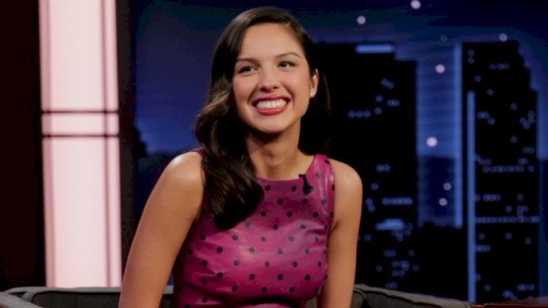 woman-reveals-that-olivia-rodrigo-helped-her-pay-for-her-college-tuition