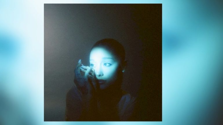 ariana-grande-says-current-tour-has-been-a-‘beautiful’-experience-—-because-she-can-see-the-crowd-this-time