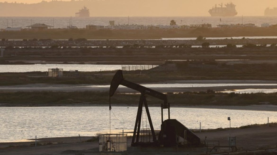 oil-prices-fall-to-lowest-level-since-march-after-us-announces-iran-deal