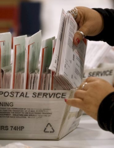 usps-makes-new-rules-for-mail-in-ballots,-but-they-are-less-restrictive-than-trump’s-demands