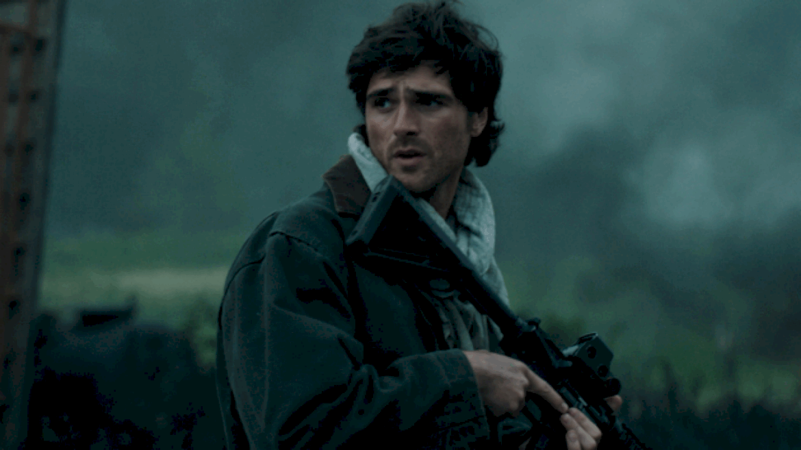 jacob-elordi-says-‘the-dog-stars’-co-star-josh-brolin-is-‘one-of-the-greats’