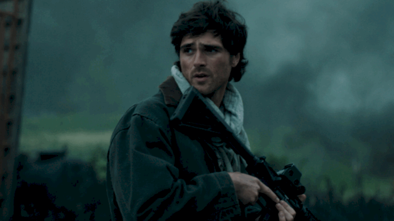 jacob-elordi-says-‘the-dog-stars’-co-star-josh-brolin-is-‘one-of-the-greats’