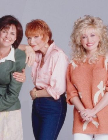 dolly-parton’s-‘steel-magnolias,’-‘the-best-little-whorehouse-in-texas’-returning-to-theaters