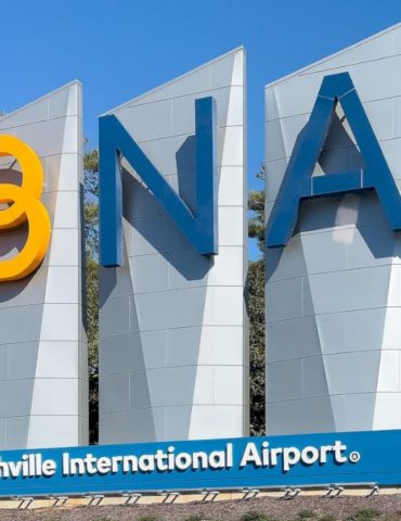 tennessee-gov.-bill-lee-proposes-renaming-nashville-airport-after-dolly-parton