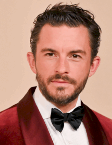 jonathan-bailey-departs-‘sunday-in-the-park-with-george’-revival