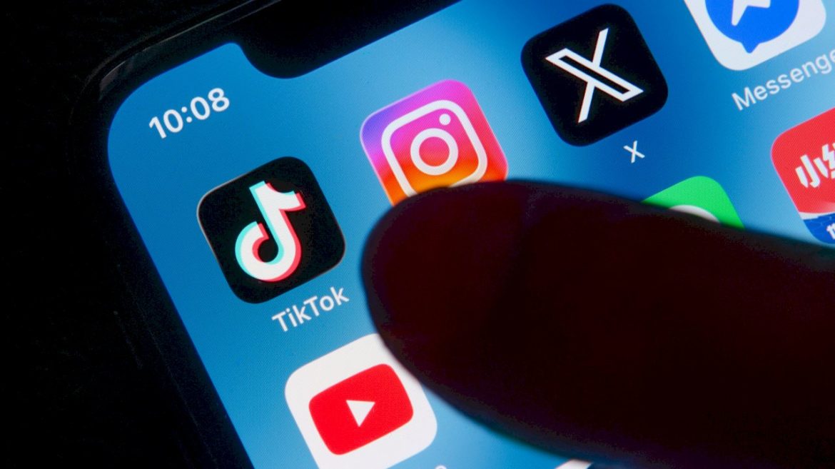 tiktok-announces-new-ways-to-comment,-including-voice-messages-and-polls