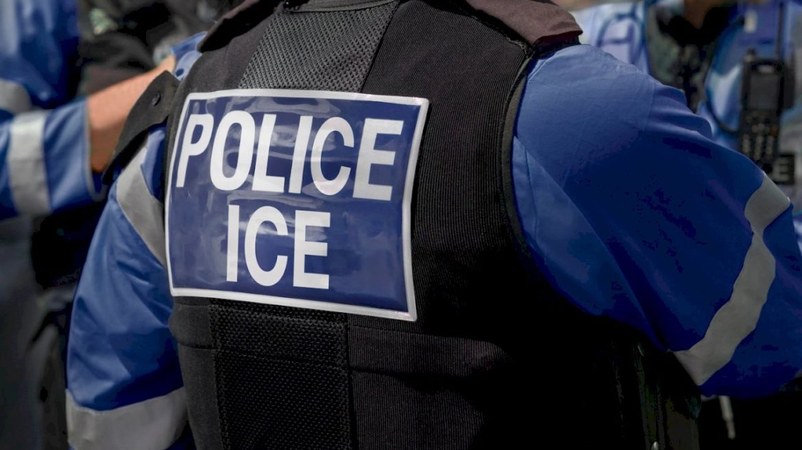 ice-agent-faces-federal-charges-for-allegedly-lying-about-minneapolis-shooting,-filing-shows