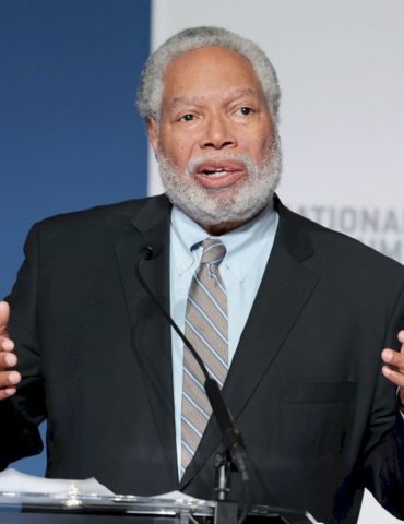 smithsonian-secretary-lonnie-bunch-resigns-amid-attacks-from-trump-administration