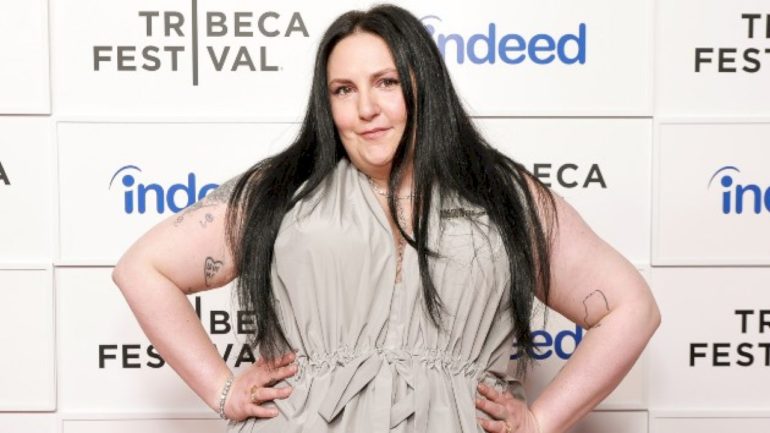 lena-dunham-welcomes-first-child-via-surrogate