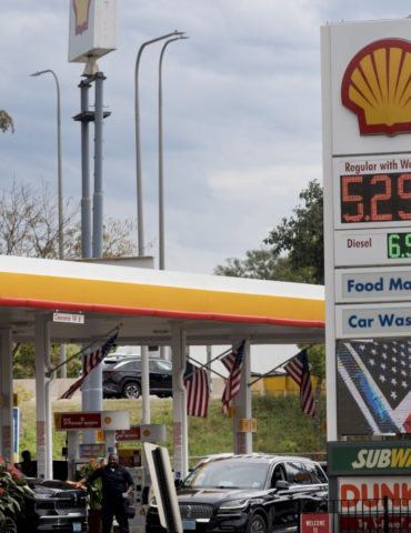 ‘how-are-we-gonna-get-through-this?’-americans-face-tough-decisions-as-diesel-and-gas-prices-rise