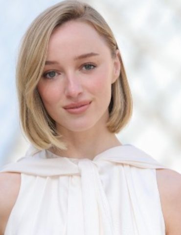 ‘bridgerton’-actress-phoebe-dynevor-is-married