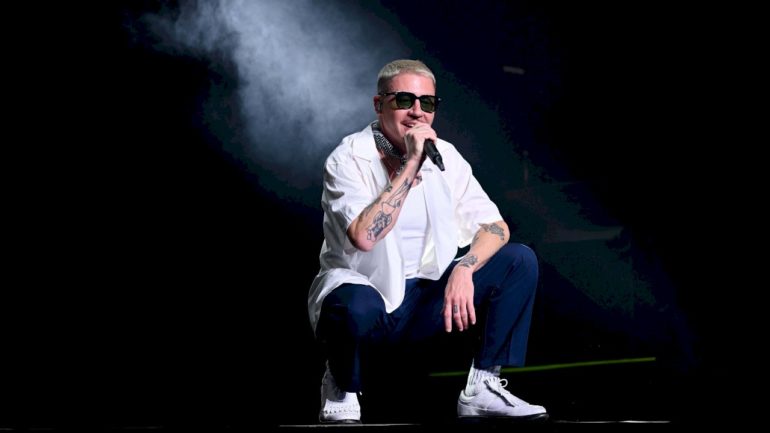 macklemore-announces-‘free-palestine’-tour-after-ed-sheeran-controversy