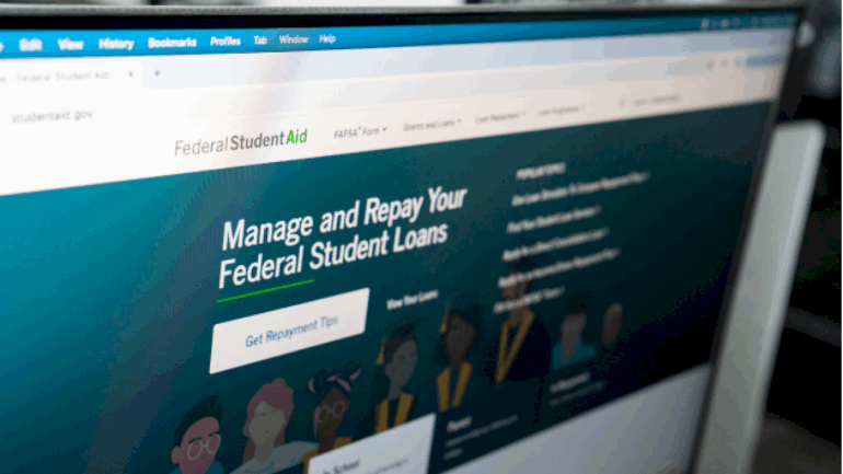 ‘we’ve-simplified-it’:-education-department-rolls-out-fafsa-form-earlier-than-ever-before