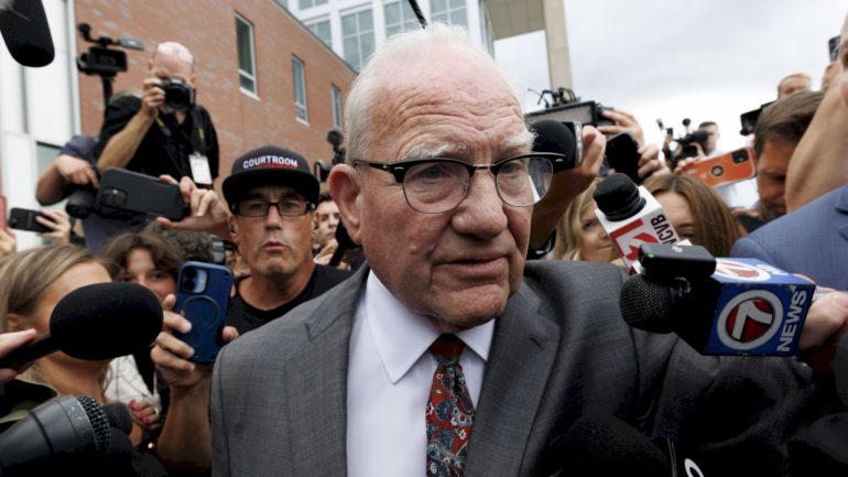 lindsay-clancy-holdout-juror’s-attorney-says-defense’s-motion-for-judge-to-question-him-‘dangerous’