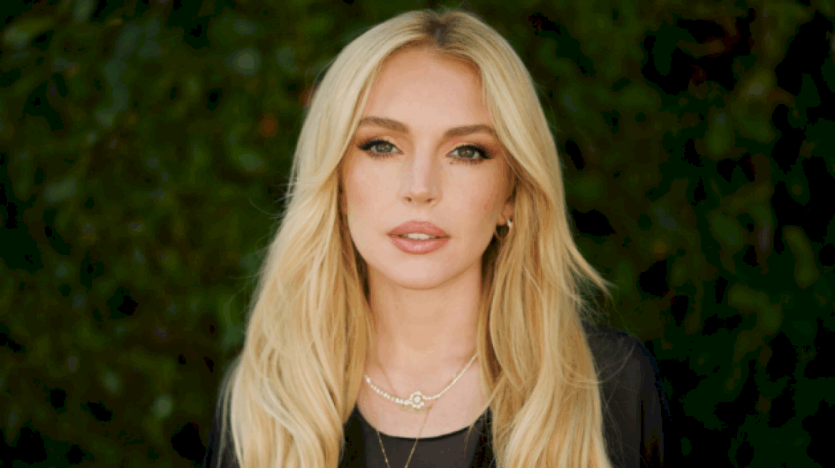 lindsay-lohan-to-star-with-henry-golding-in-netflix-romance-‘return-to-you’