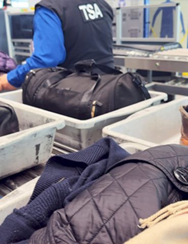 tsa-says-officers-must-stand,-chairs-banned-at-airport-checkpoints-nationwide